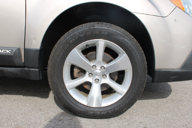 Used 2014 Subaru Outback 2.5i Limited AWD/4WD image 33