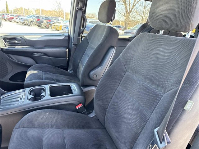 Used 2015 Dodge Grand Caravan SXT w/ Blacktop Package image 13