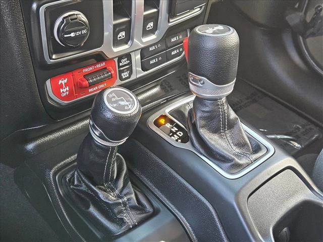 Used 2025 Jeep Wrangler Rubicon w/ Convenience Group image 12