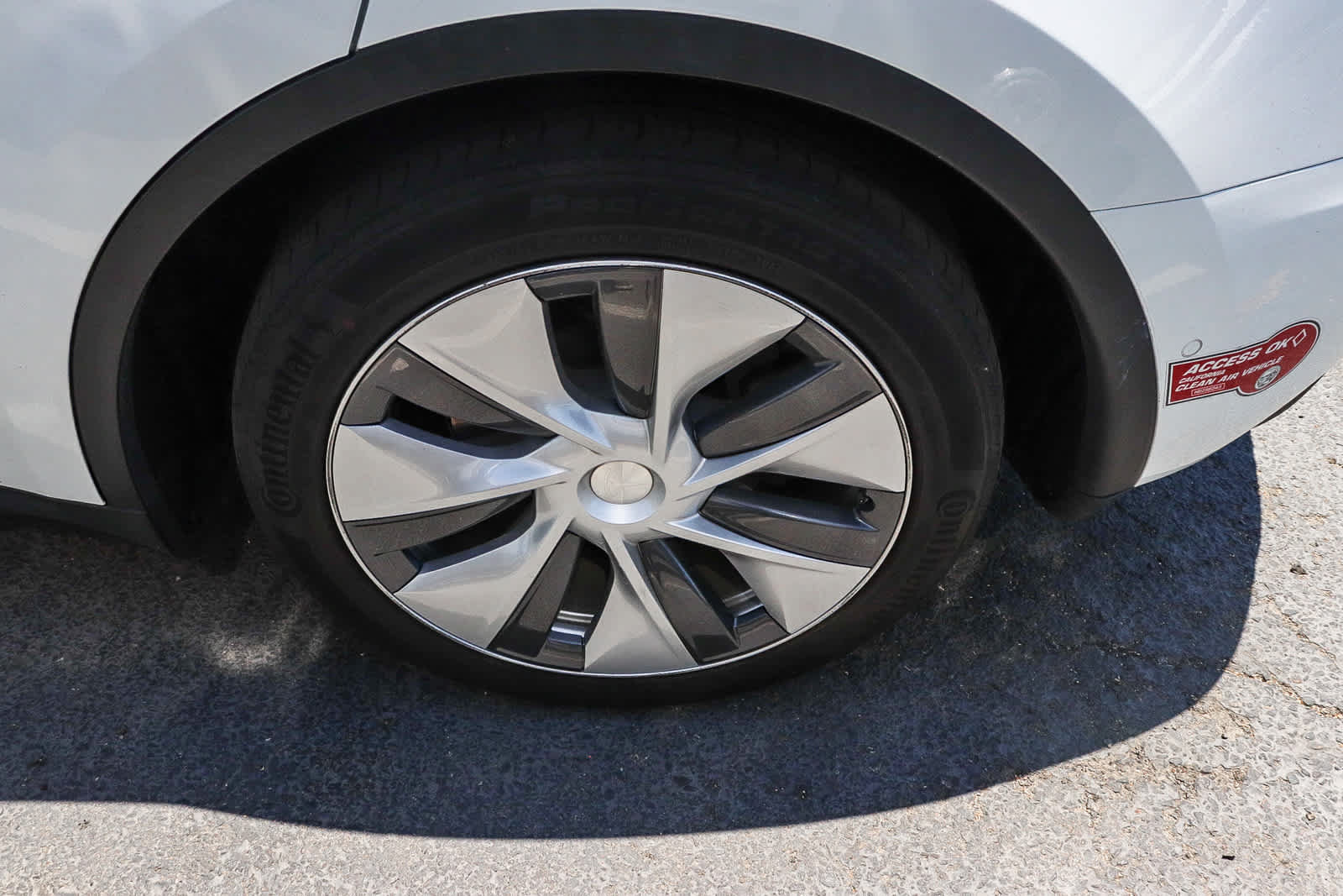 Used 2021 Tesla Model Y Long Range AWD/4WD image 18