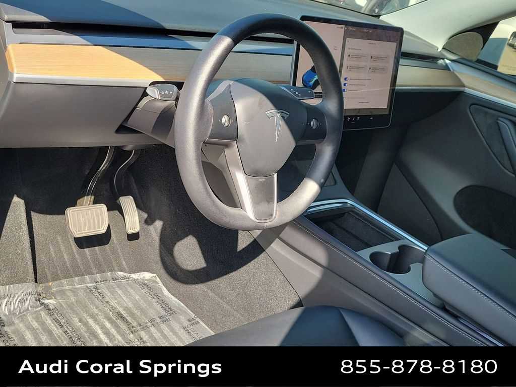 Used 2024 Tesla Model Y Long Range image 10