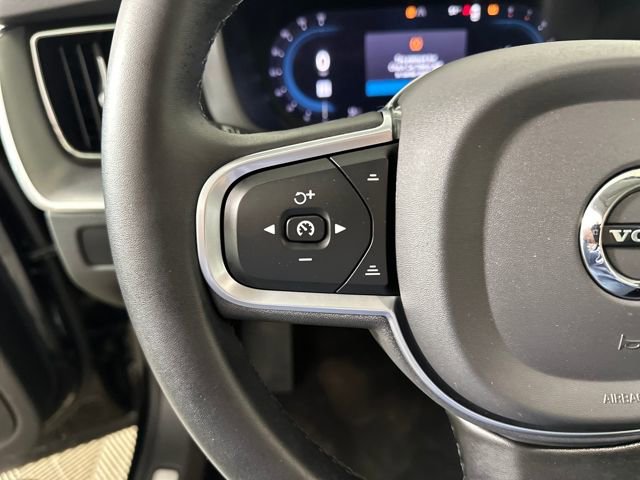 Used 2023 Volvo XC60 B5 Core image 14