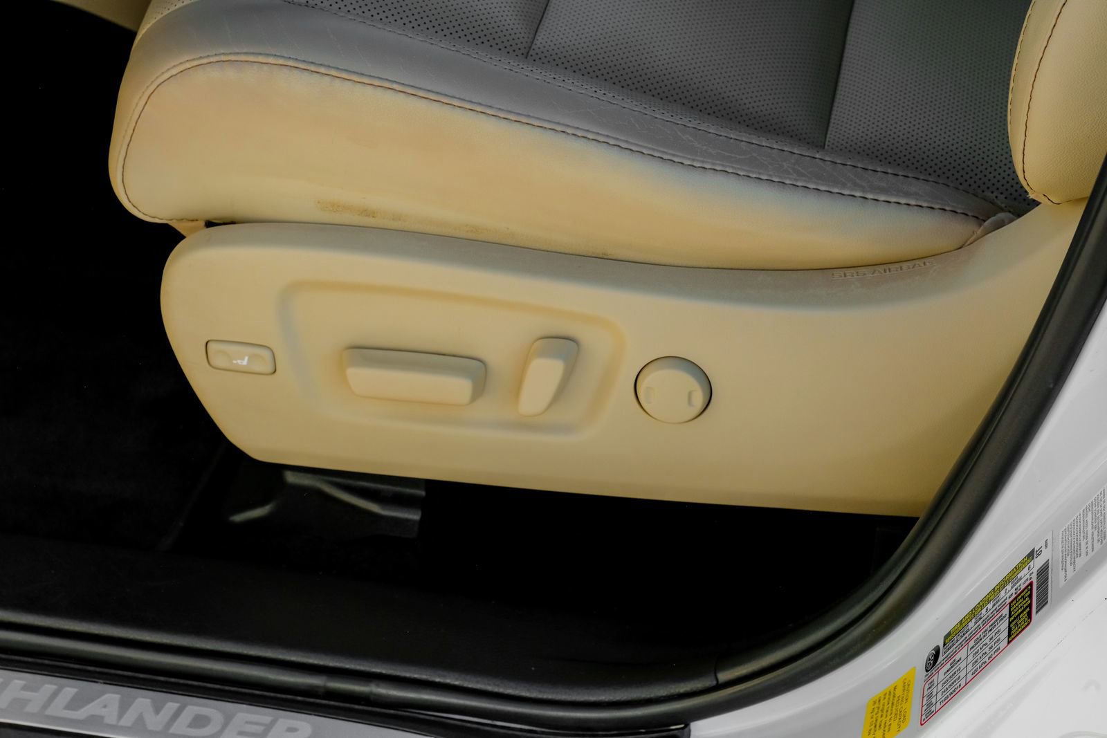 Used 2019 Toyota Highlander Limited FWD image 37