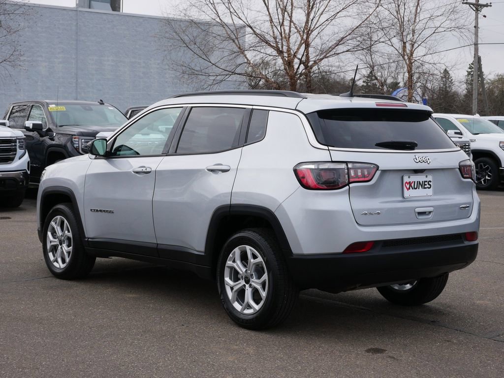 Used 2025 Jeep Compass Latitude AWD/4WD image 7