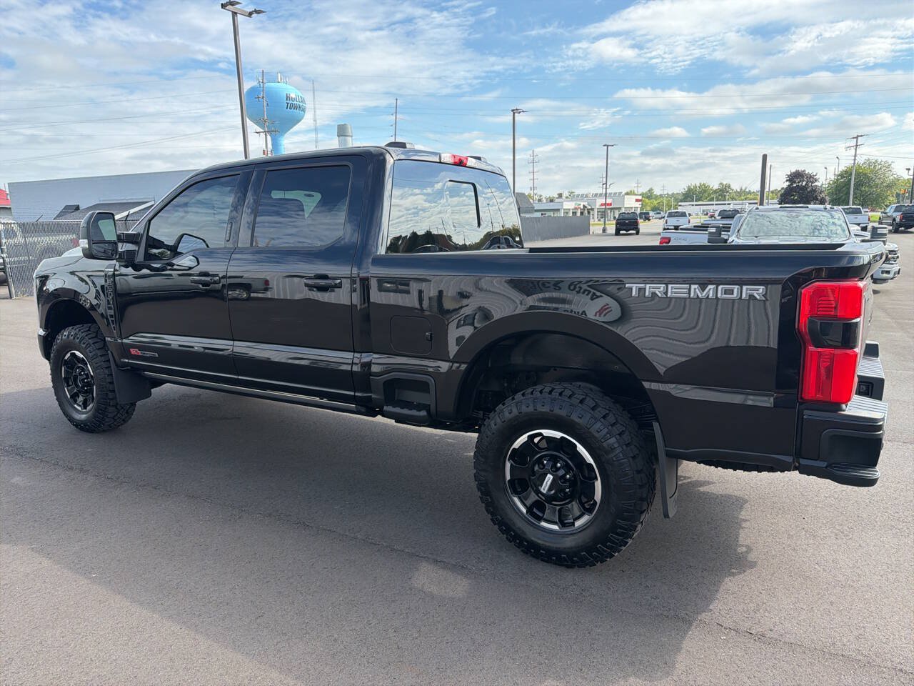 Used 2026 Ford F250 Platinum w/ Tremor Off-Road Package AWD/4WD image 6