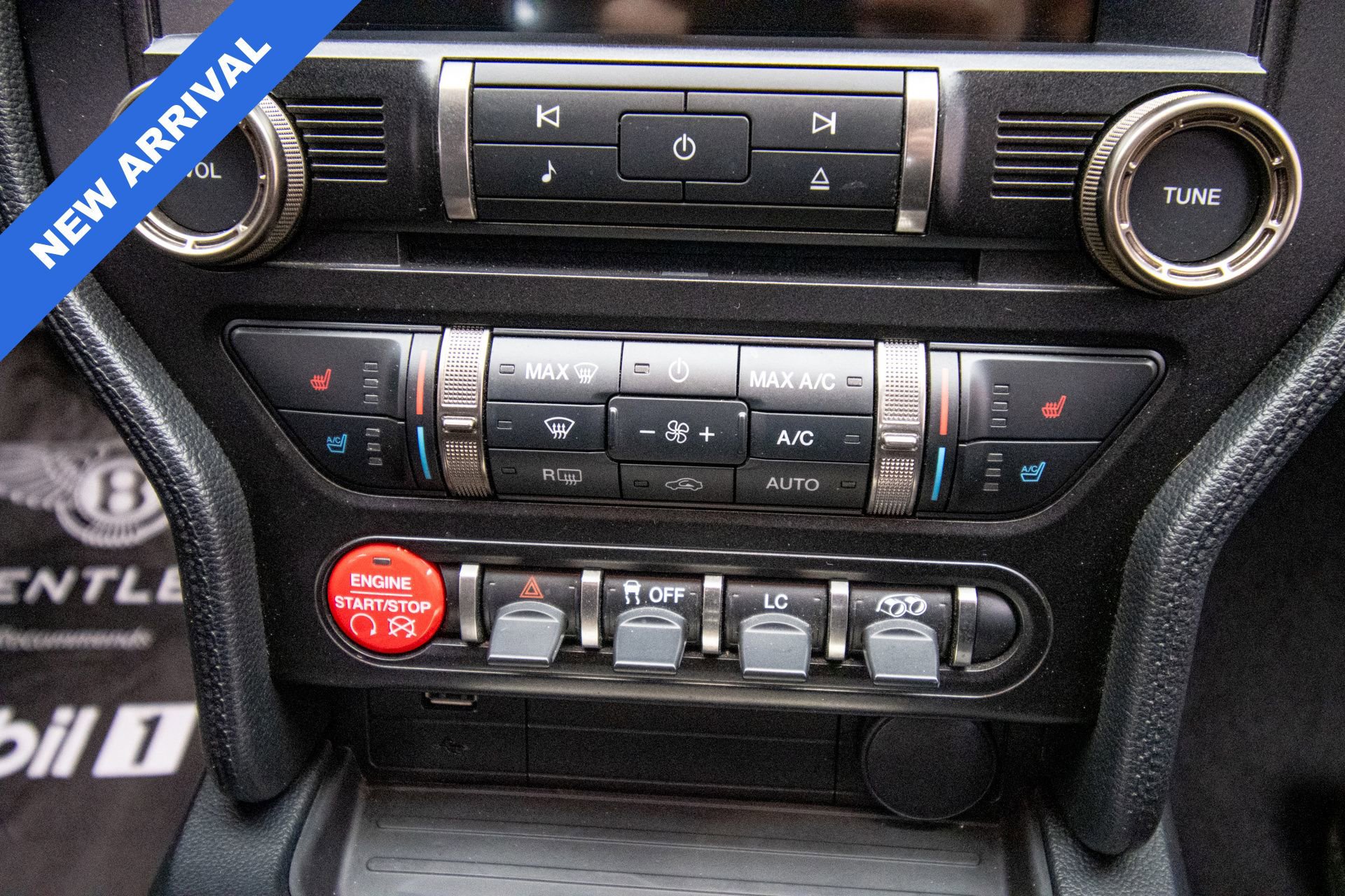 Used 2016 Ford Mustang Shelby GT350 w/ Technology Package image 16