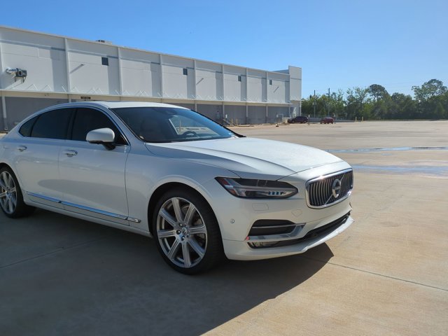 Used 2018 Volvo S90 T6 Inscription w/ Luxury Package image 3