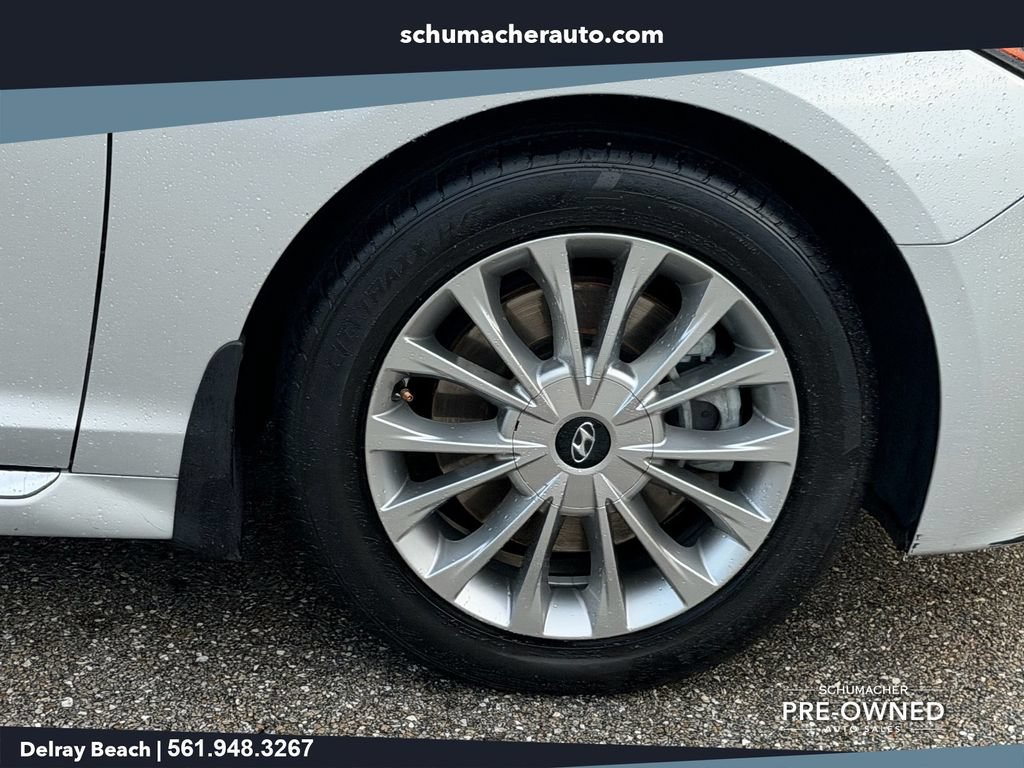 Used 2015 Hyundai Sonata Limited w/ Option Group 06 FWD image 9