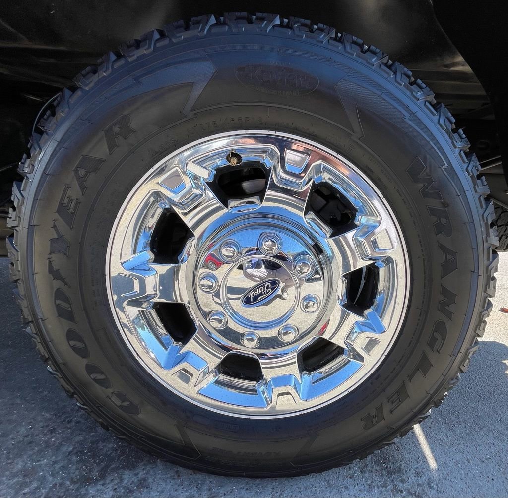 Used 2016 Ford F250 Lariat w/ Chrome Package image 8