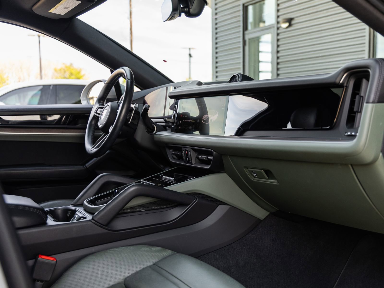 Certified 2024 Porsche Cayenne S w/ Premium Package Plus (PP1) image 48