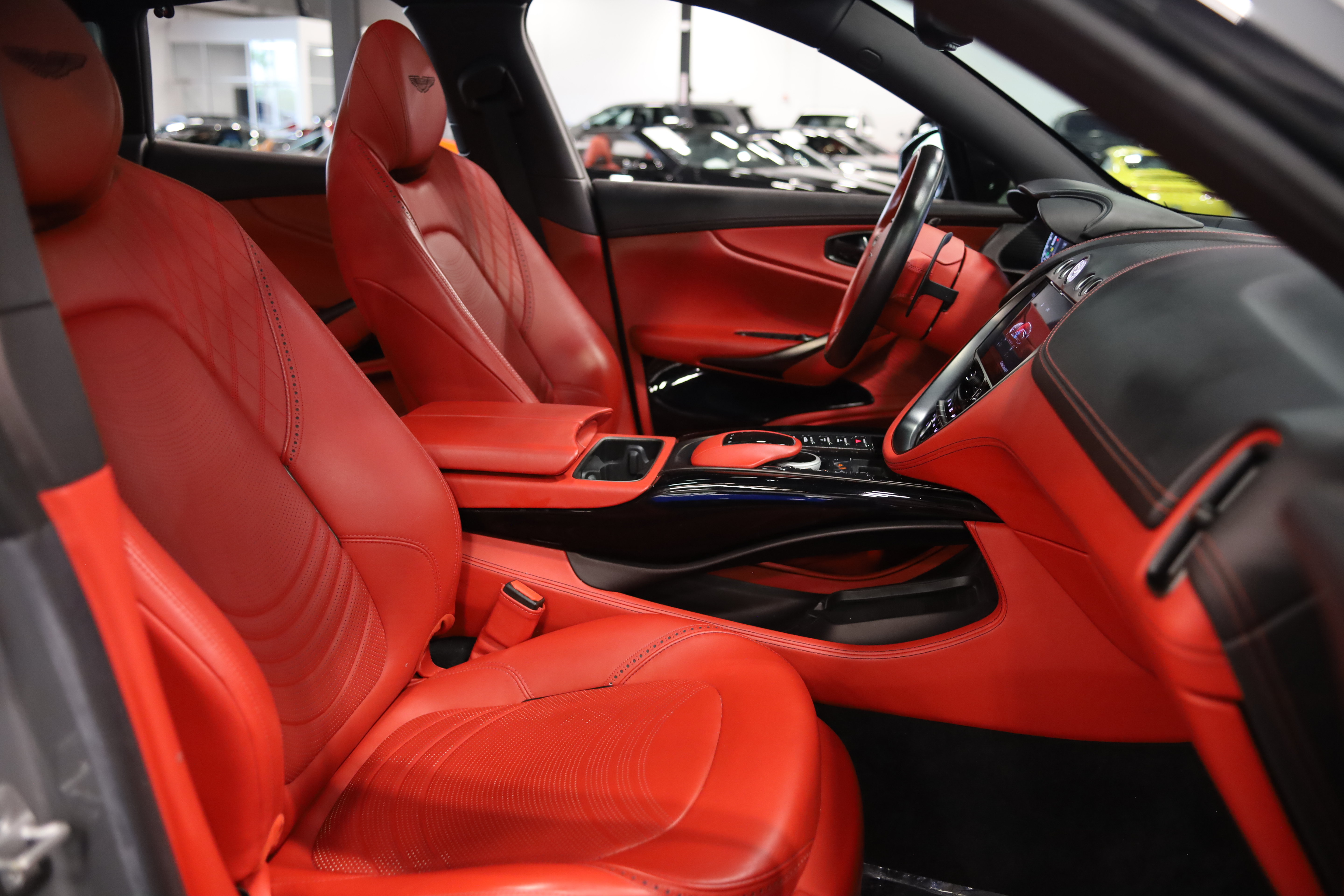 Used 2022 Aston Martin DBX AWD/4WD image 42