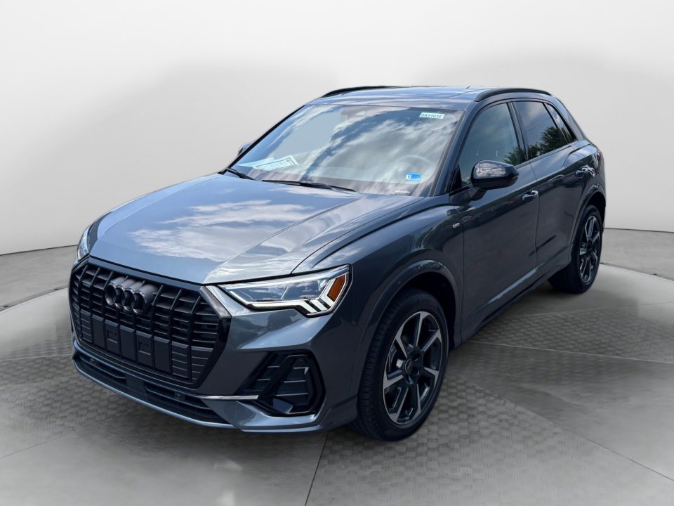 Used 2025 Audi Q3 2.0T Premium Plus w/ Premium Plus Package AWD/4WD image 3