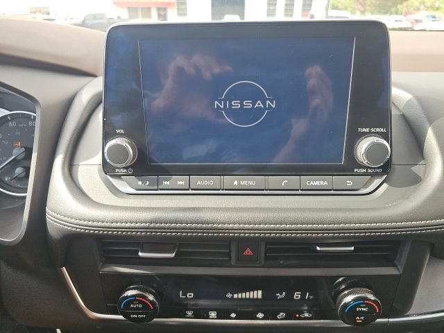 Used 2023 Nissan Rogue SV AWD/4WD image 14