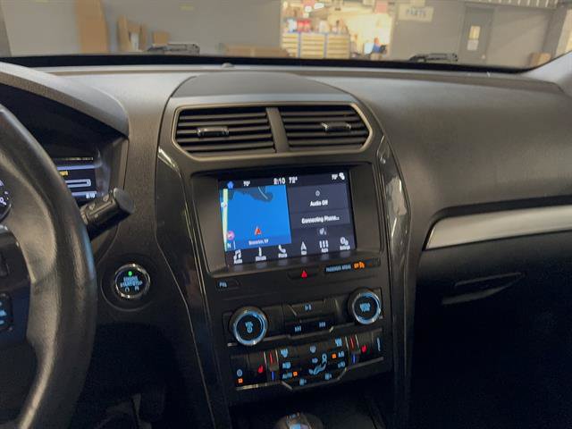 Used 2019 Ford Explorer XLT w/ Equipment Group 202A AWD/4WD image 13
