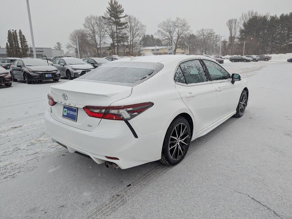 Used 2023 Toyota Camry SE image 6