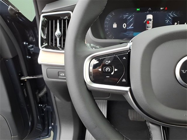 New 2026 Volvo XC90 B6 Plus w/ Protection Package Premier image 14