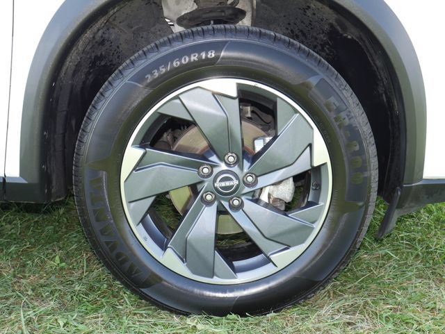 Used 2024 Nissan Rogue SV FWD image 10