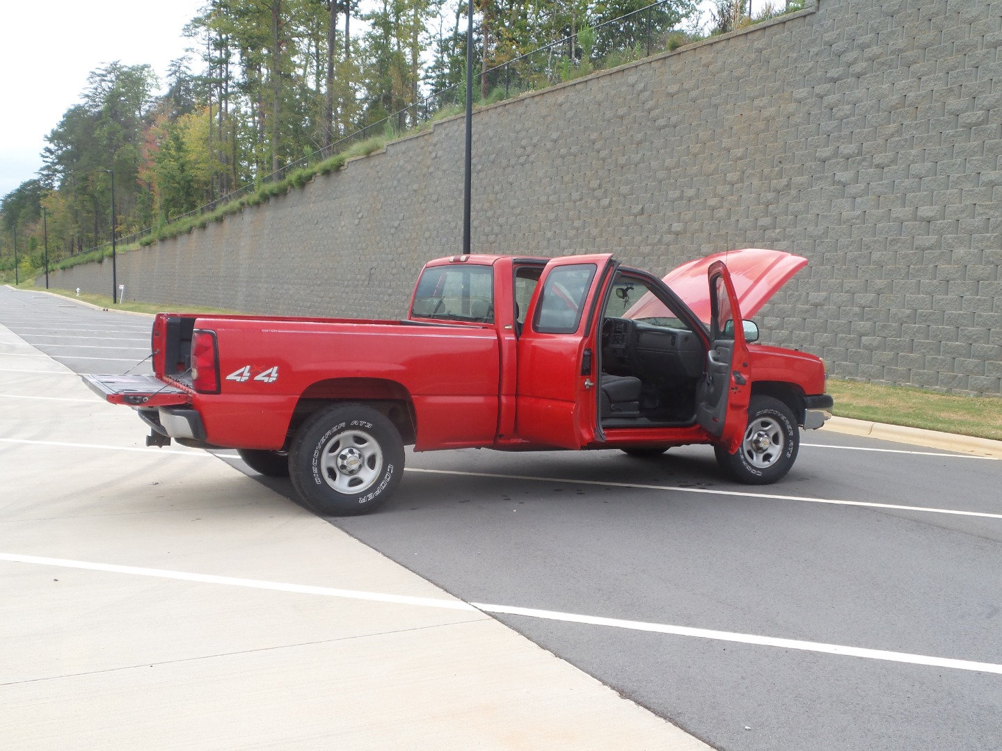 Used 2004 Chevrolet Silverado 1500 W/T AWD/4WD image 19