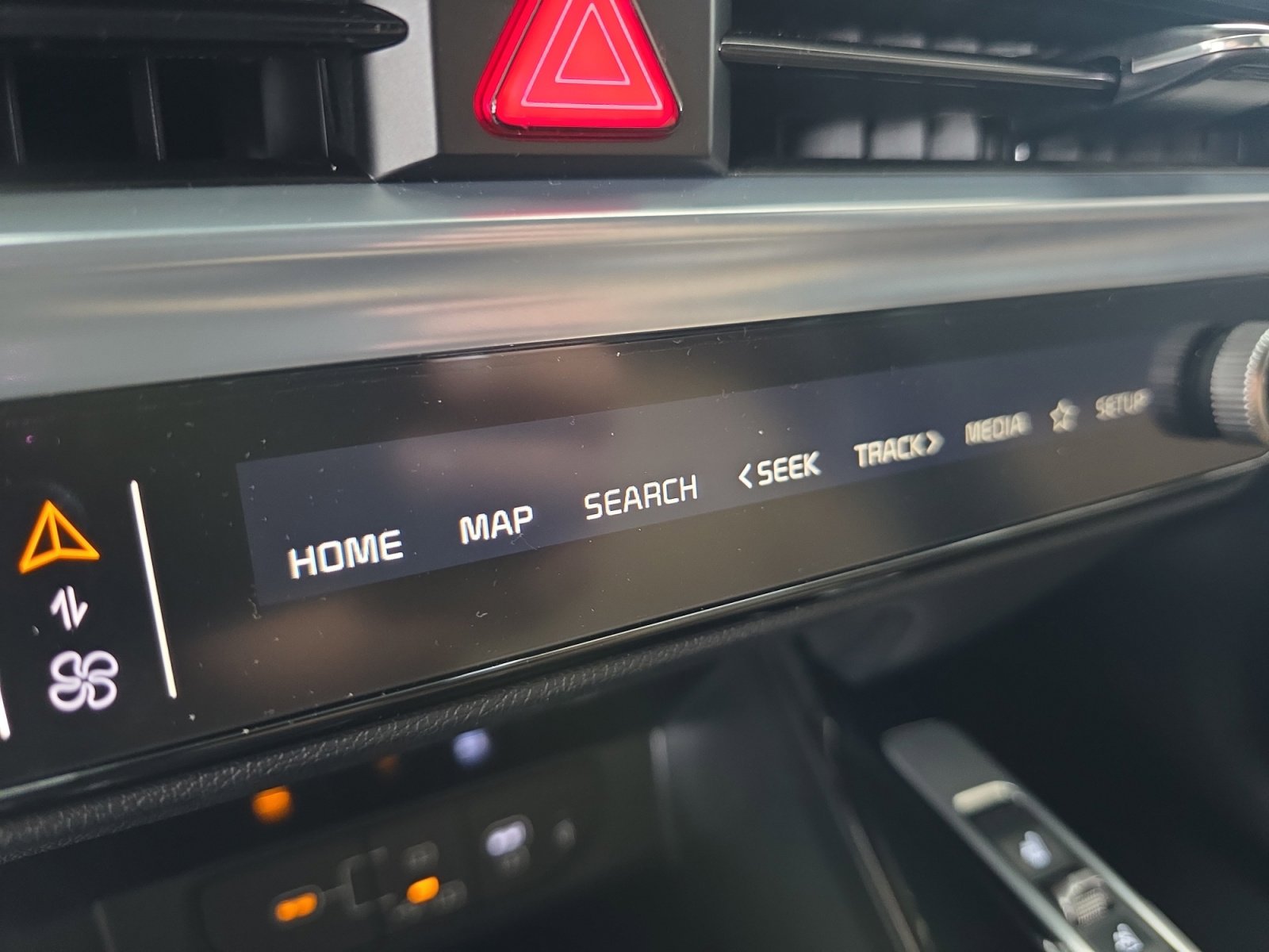 Certified 2025 Kia Sorento SX Prestige w/ Olive Brown Leather Package AWD/4WD image 15