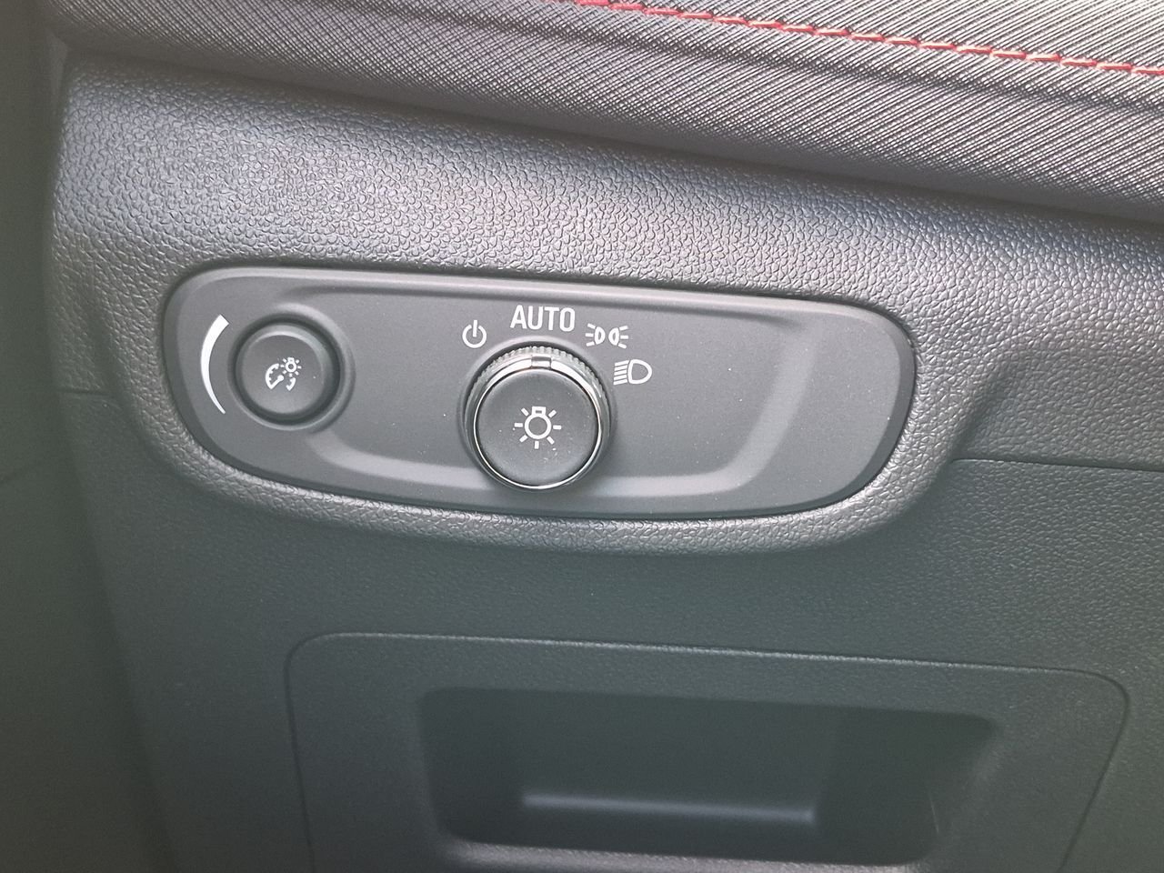 New 2026 Chevrolet TrailBlazer RS w/ Driver Confidence Package FWD image 18