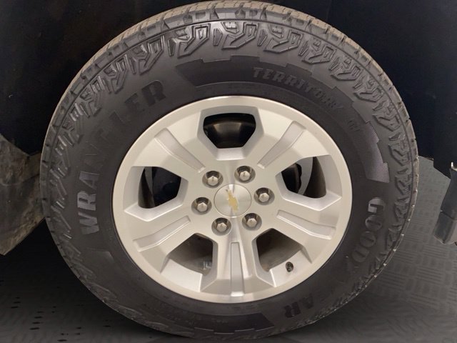 Used 2017 Chevrolet Silverado 1500 LT w/ All Star Edition AWD/4WD image 35
