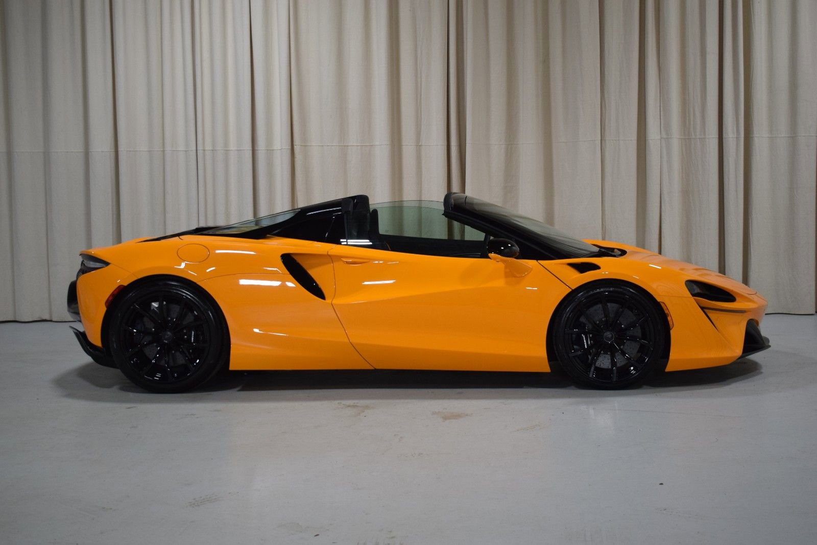 New 2026 McLaren Artura Spider RWD image 15