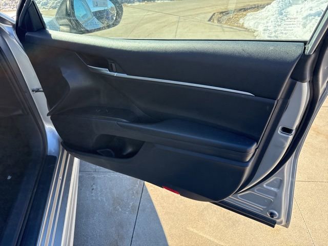 Used 2023 Toyota Camry SE image 30