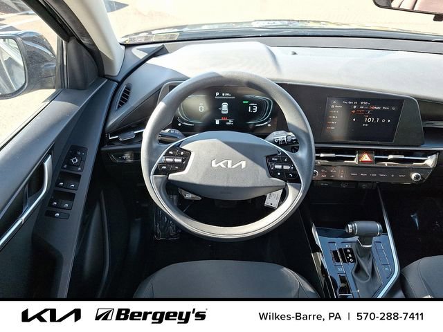 Certified 2025 Kia Niro LX image 14