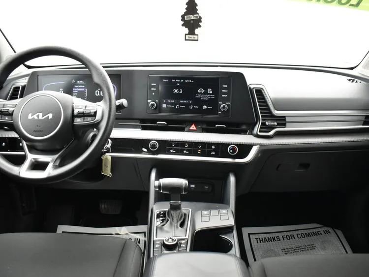 Used 2025 Kia Sportage LX image 19