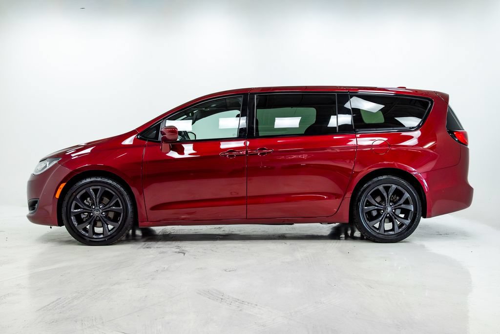 Used 2019 Chrysler Pacifica Touring Plus w/ S Appearance Package FWD image 26
