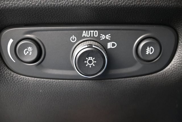 Used 2021 Chevrolet Traverse LT FWD image 26