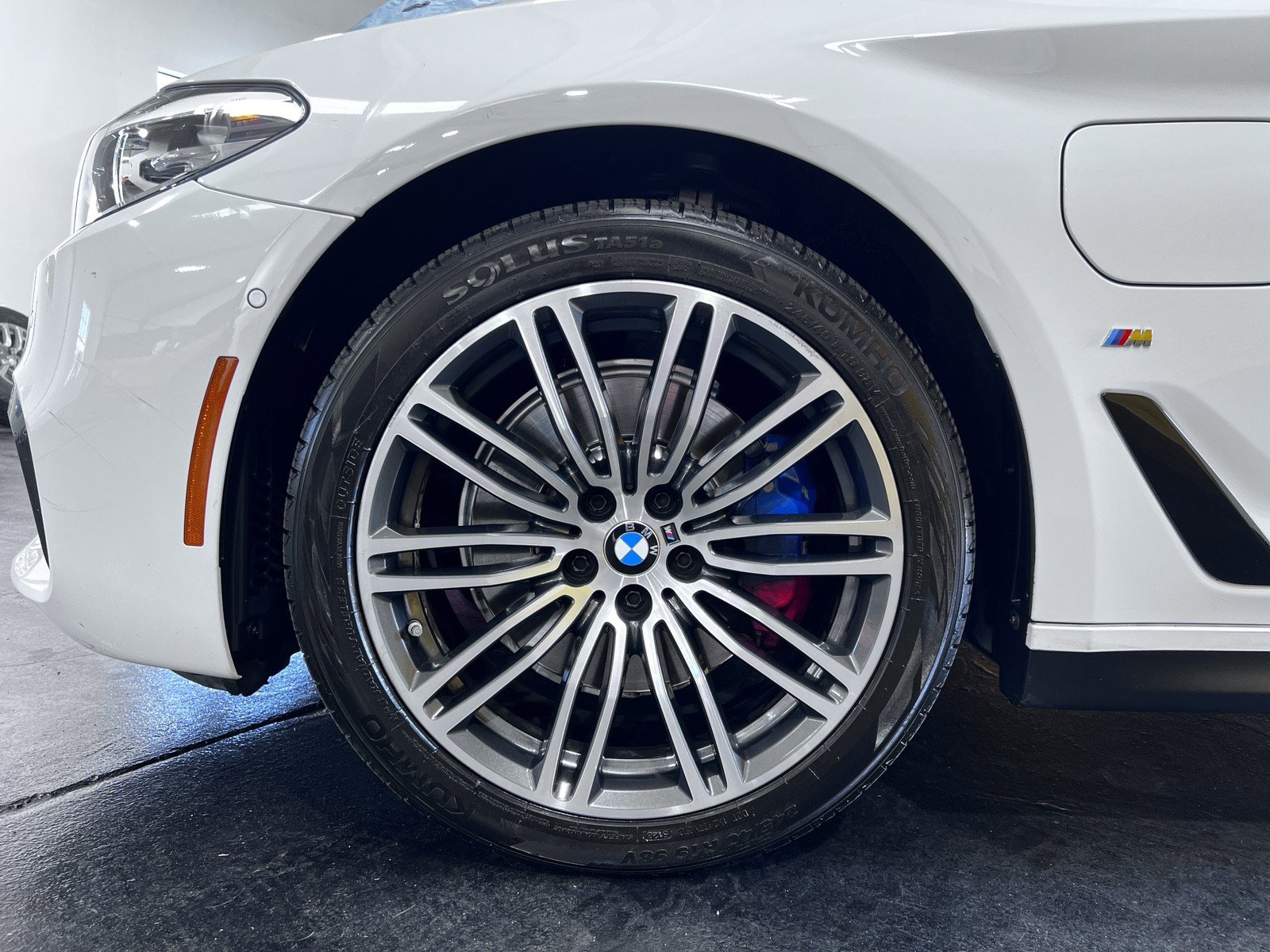 Used 2020 BMW 530e w/ M Sport Package RWD image 30