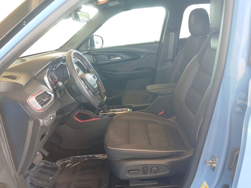 Used 2023 Chevrolet TrailBlazer RS w/ Sun and Liftgate Package FWD image 16