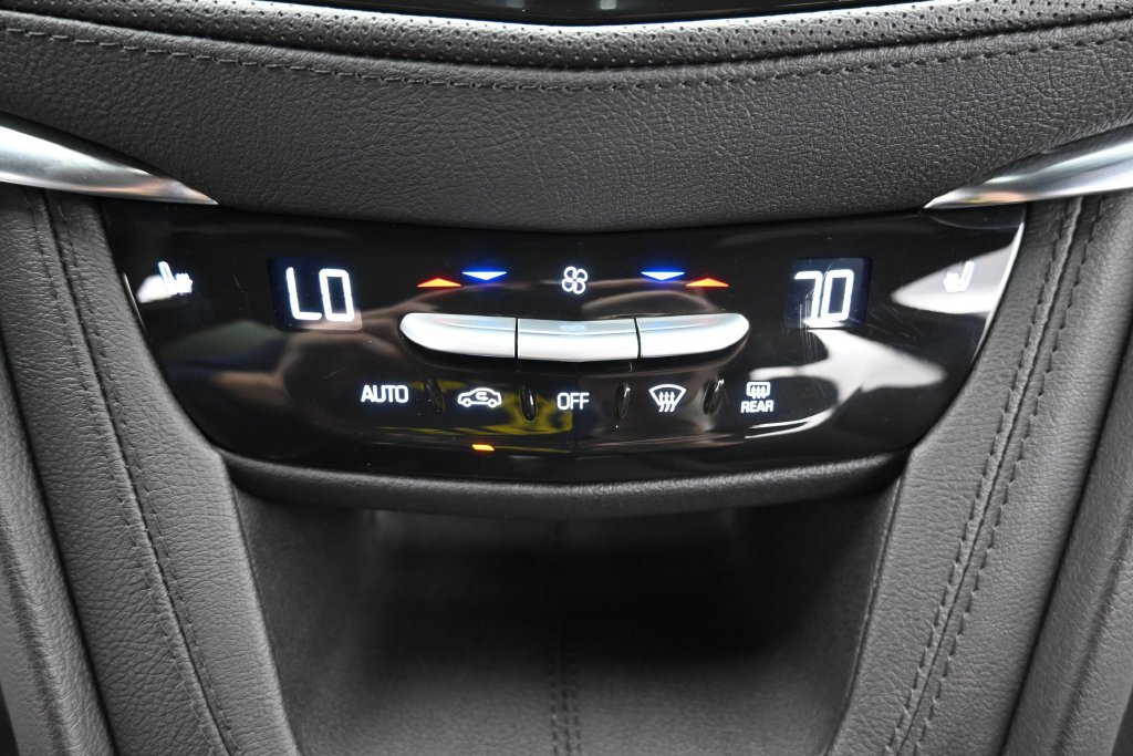 Used 2025 Cadillac XT5 Luxury AWD/4WD image 16