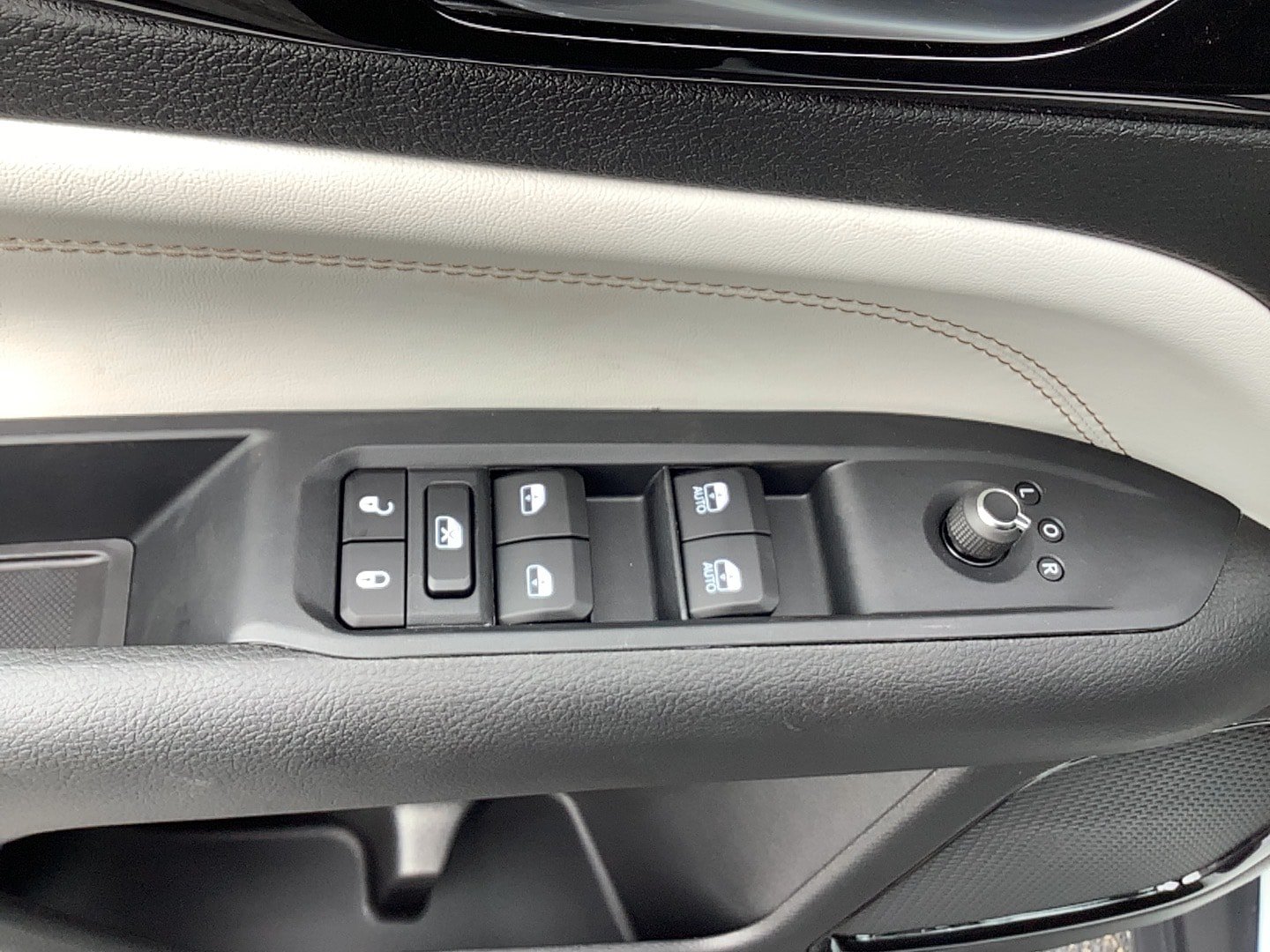 New 2026 Jeep Compass Limited AWD/4WD image 10