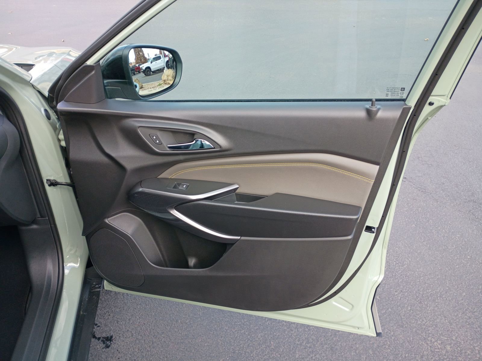 New 2026 Chevrolet Trax ACTIV w/ Sunroof Package image 21