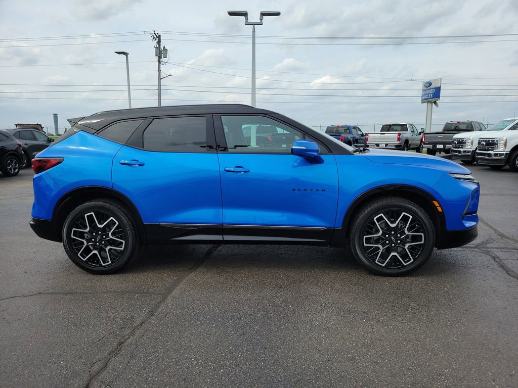 Used 2024 Chevrolet Blazer RS AWD/4WD image 3
