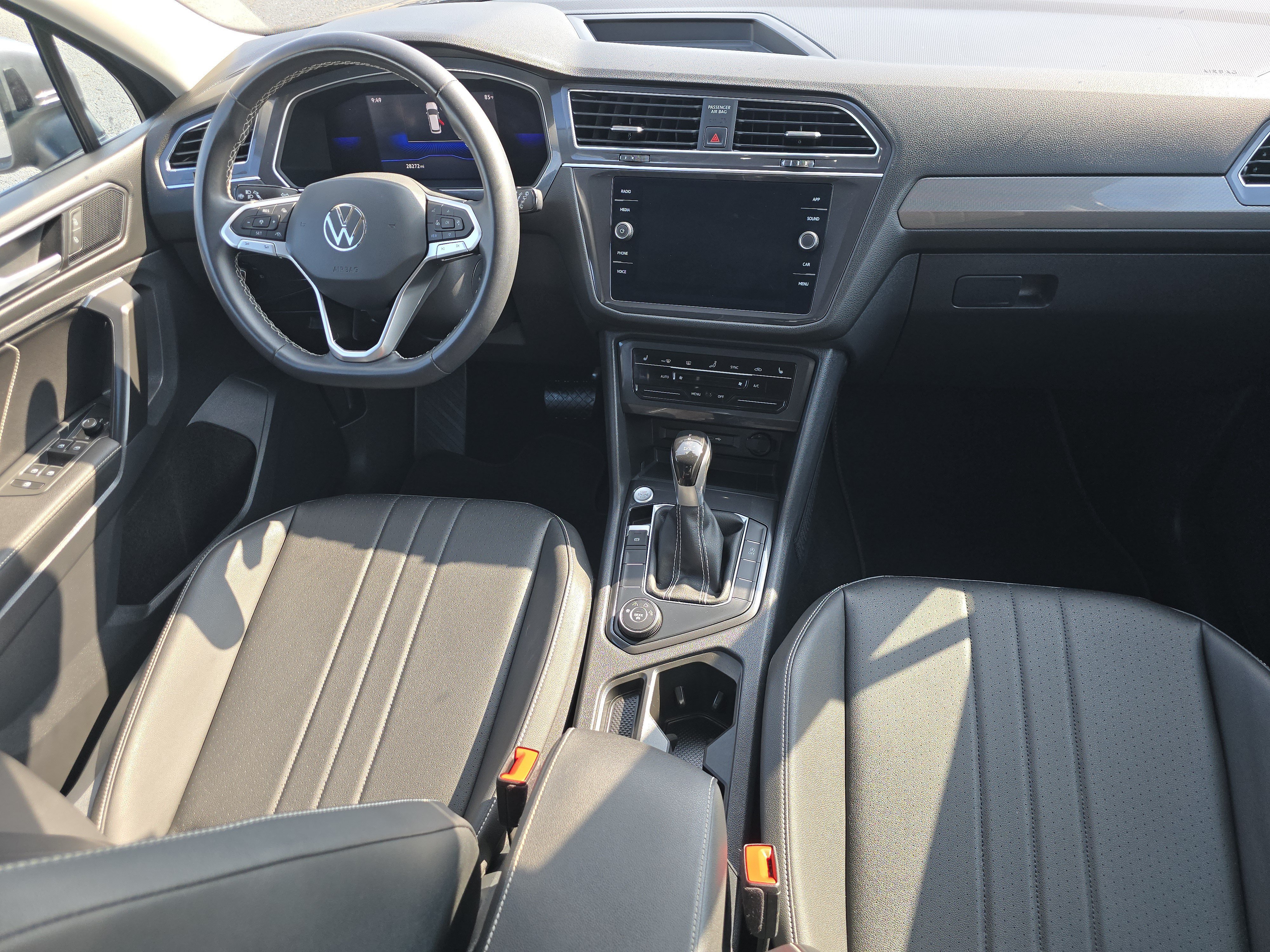 Certified 2023 Volkswagen Tiguan SE AWD/4WD image 19