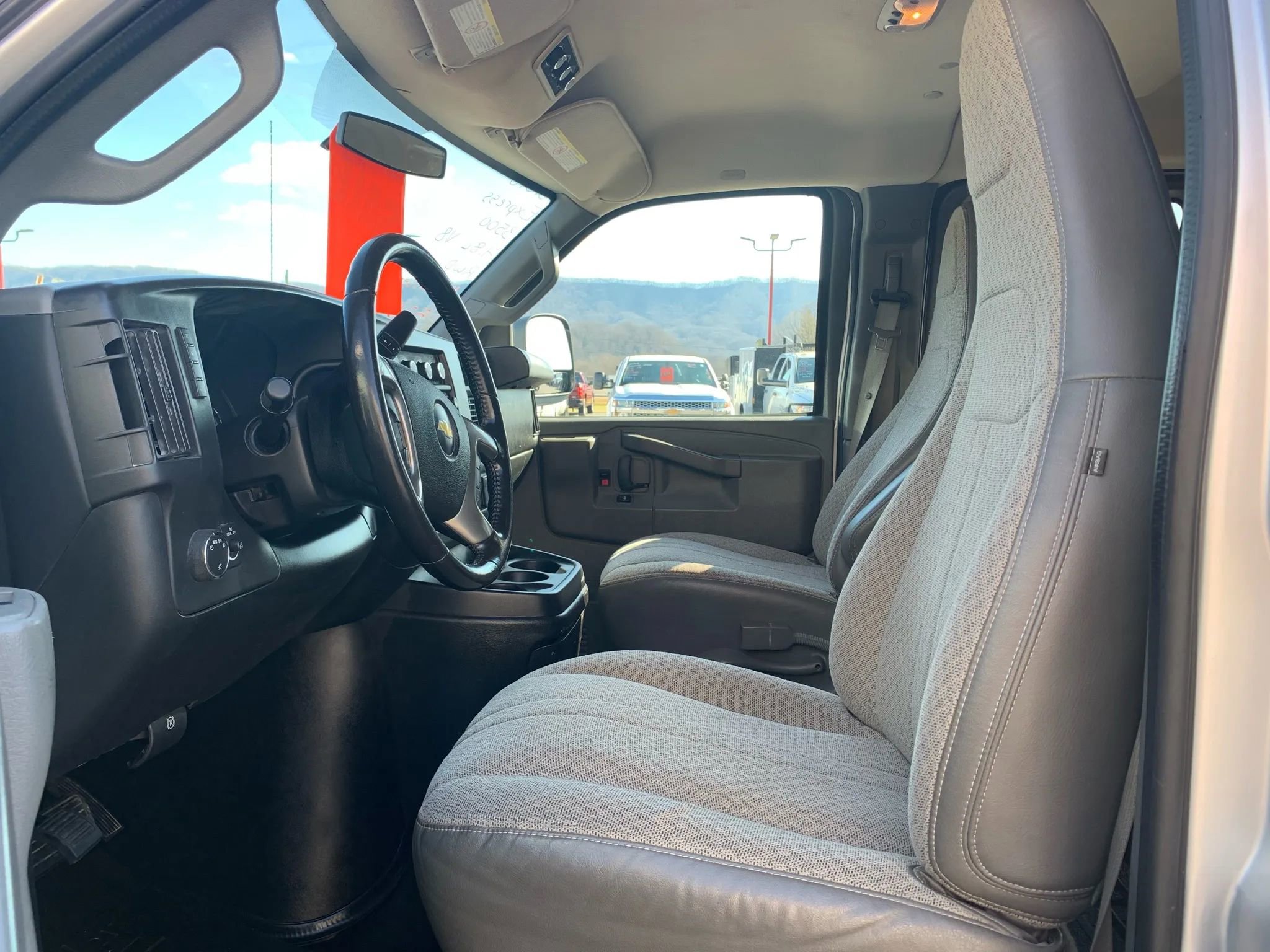 Used 2016 Chevrolet Express 3500 LT w/ LT Preferred Equipment Group image 9