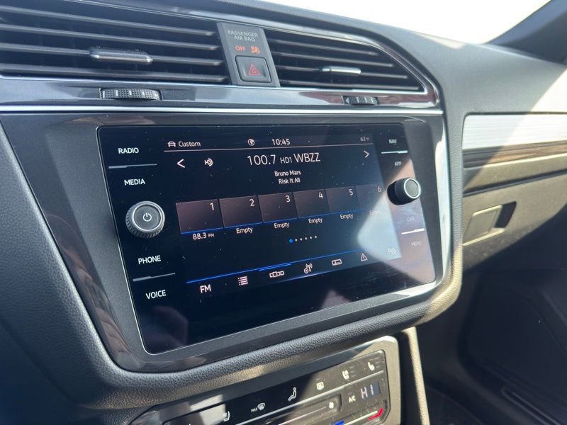 Used 2023 Volkswagen Tiguan SEL R-Line image 16