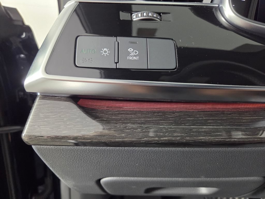 Used 2024 Audi Q8 Premium Plus AWD/4WD image 18
