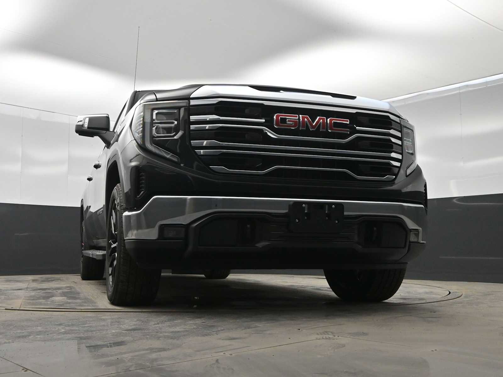 New 2026 GMC Sierra 1500 SLT w/ SLT Premium Package image 32