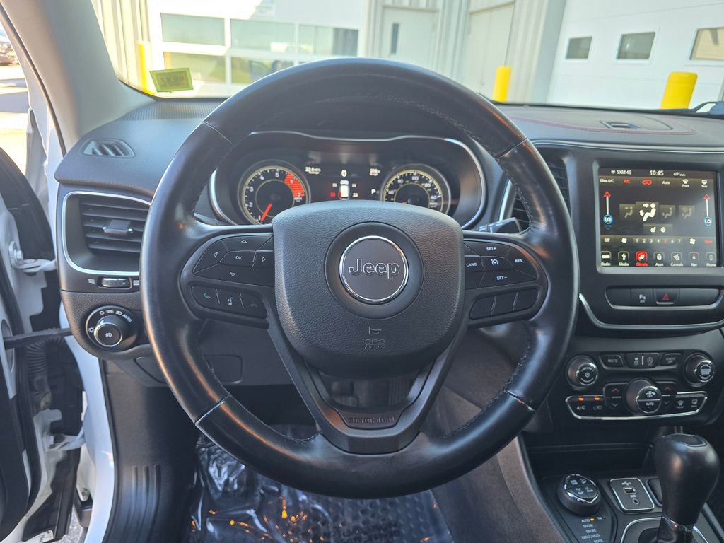 Used 2019 Jeep Cherokee Trailhawk w/ Cold Weather Group AWD/4WD image 20