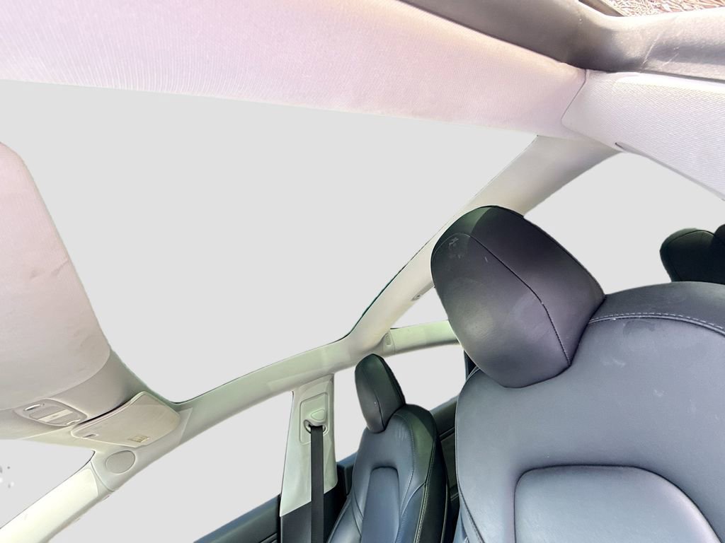 Used 2019 Tesla Model 3 Standard Range RWD image 18