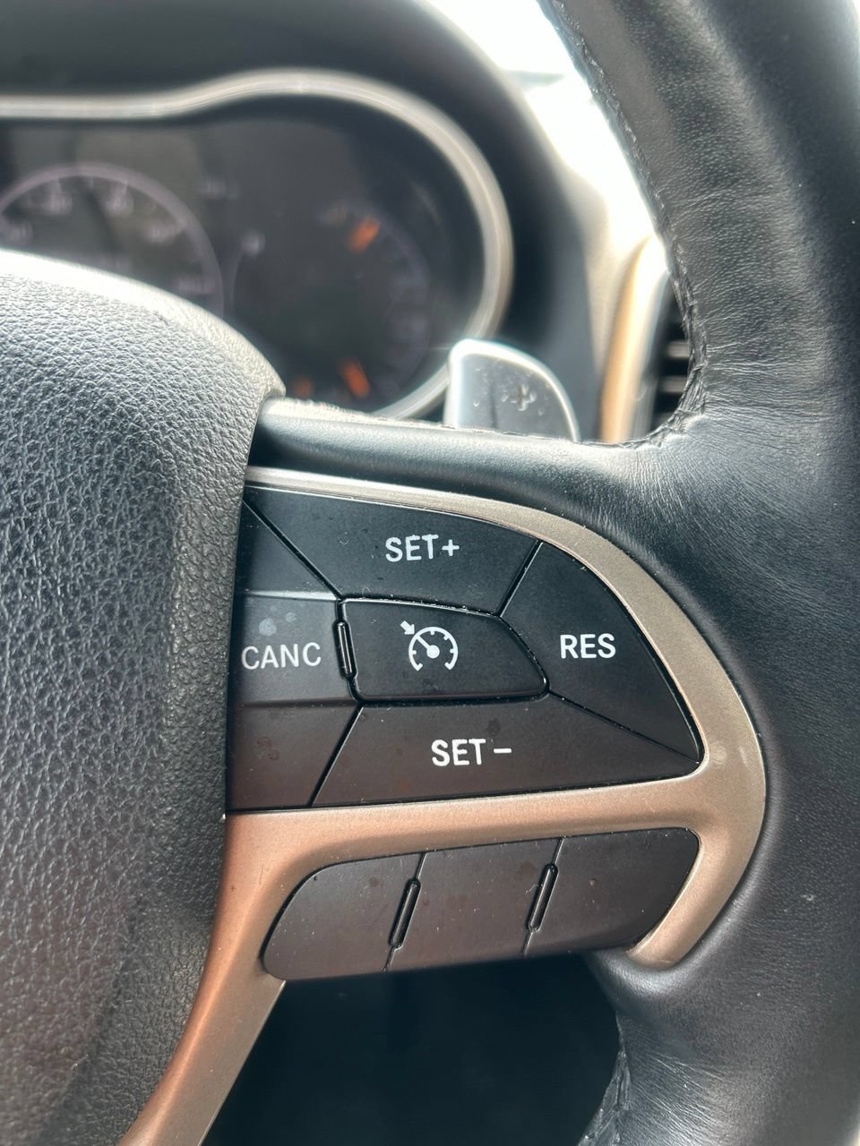 Used 2016 Jeep Grand Cherokee Laredo 75th Anniversary AWD/4WD image 21