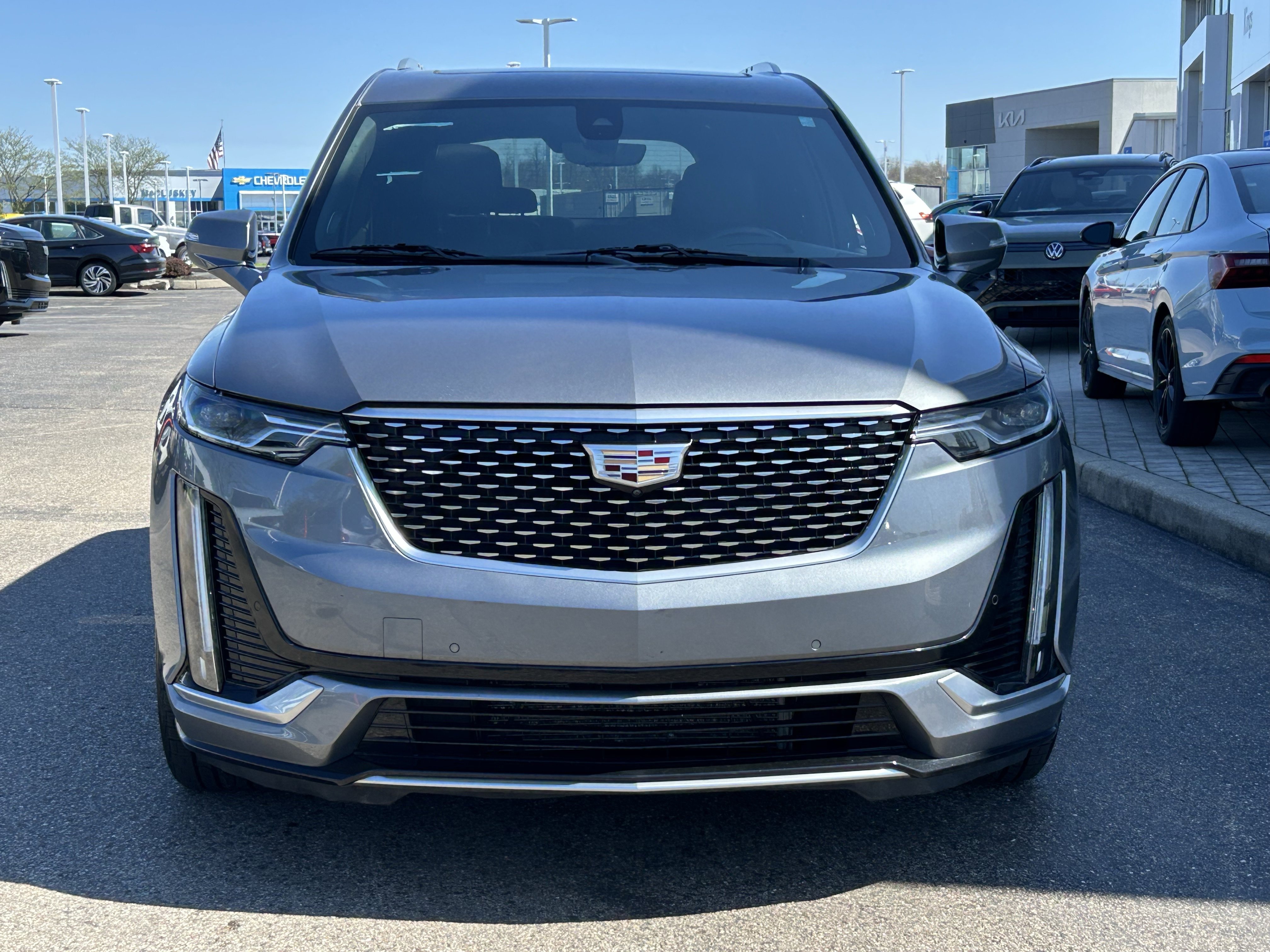 Used 2021 Cadillac XT6 Premium Luxury image 2