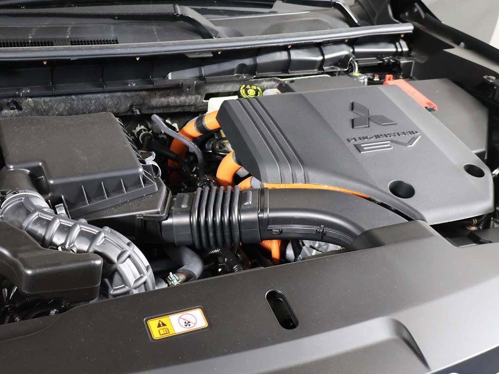 New 2025 Mitsubishi Outlander SEL image 24