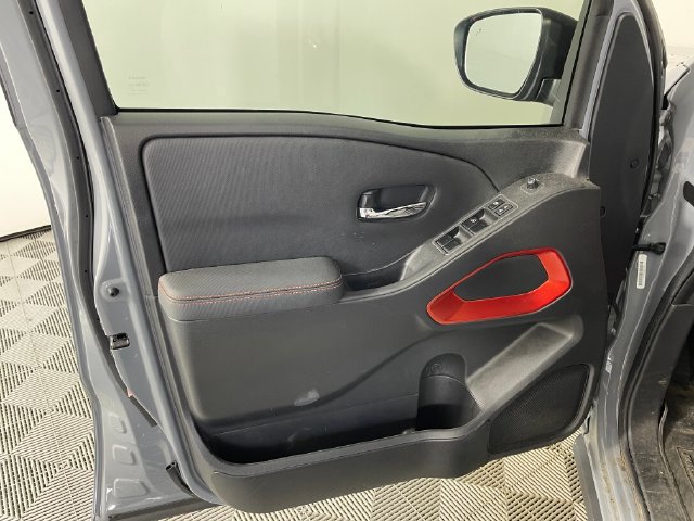 Used 2024 Nissan Frontier PRO-4X w/ Technology Package AWD/4WD image 10