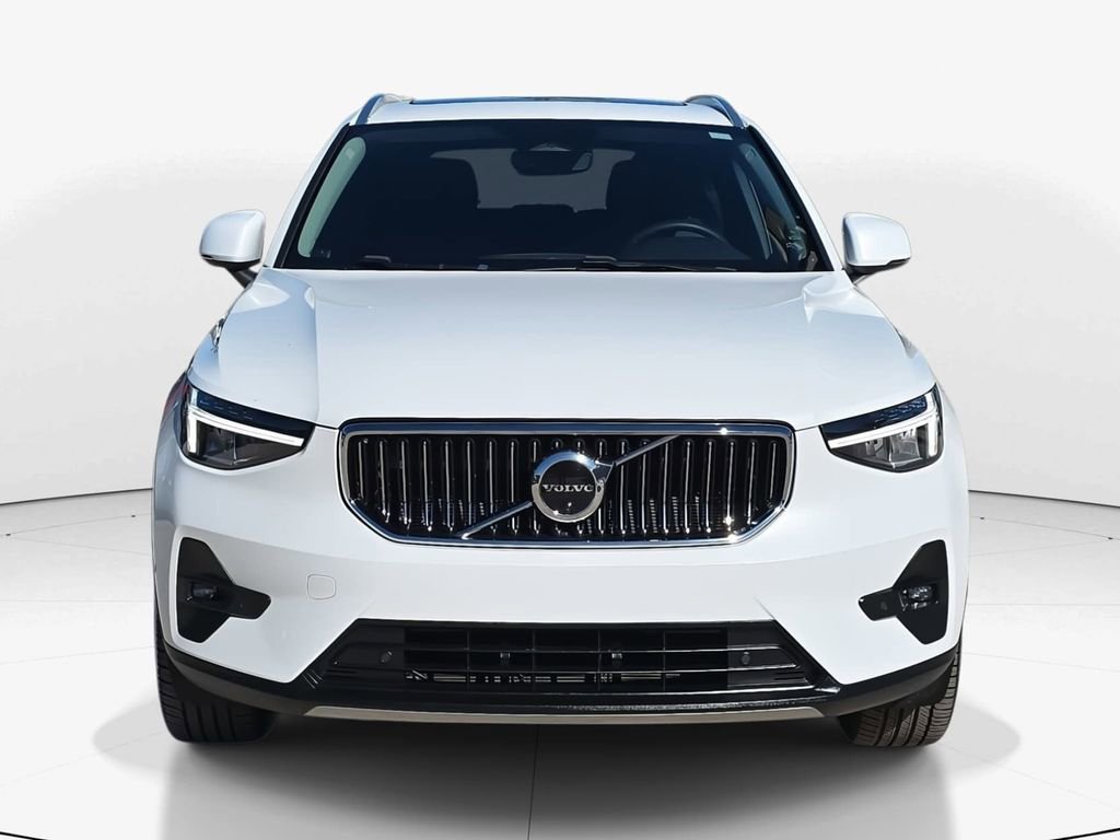 Used 2023 Volvo XC40 B5 Plus w/ Driver Assist Package image 11