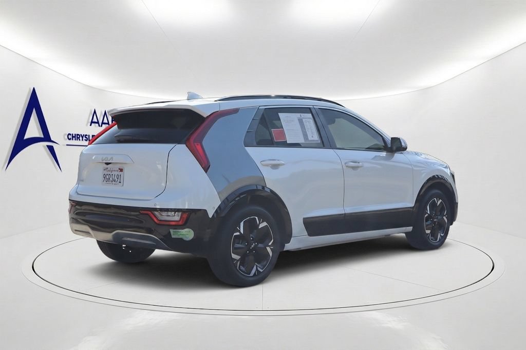 Used 2023 Kia Niro Wave FWD image 4